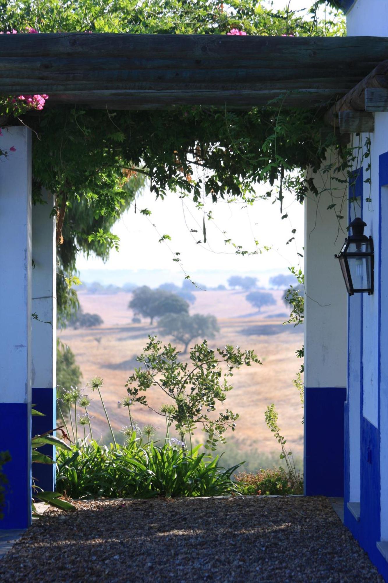 Hotel Vale Do Manantio à Moura Extérieur photo