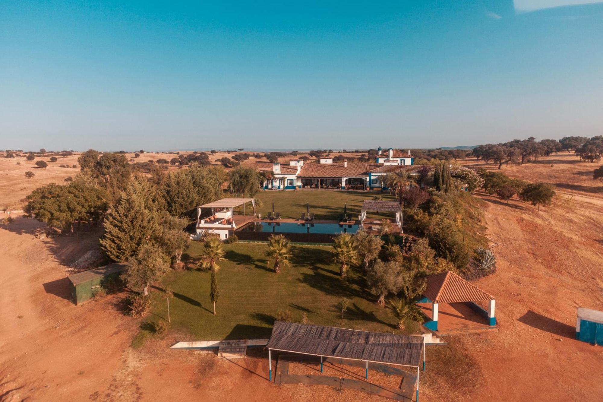 Hotel Vale Do Manantio à Moura Extérieur photo