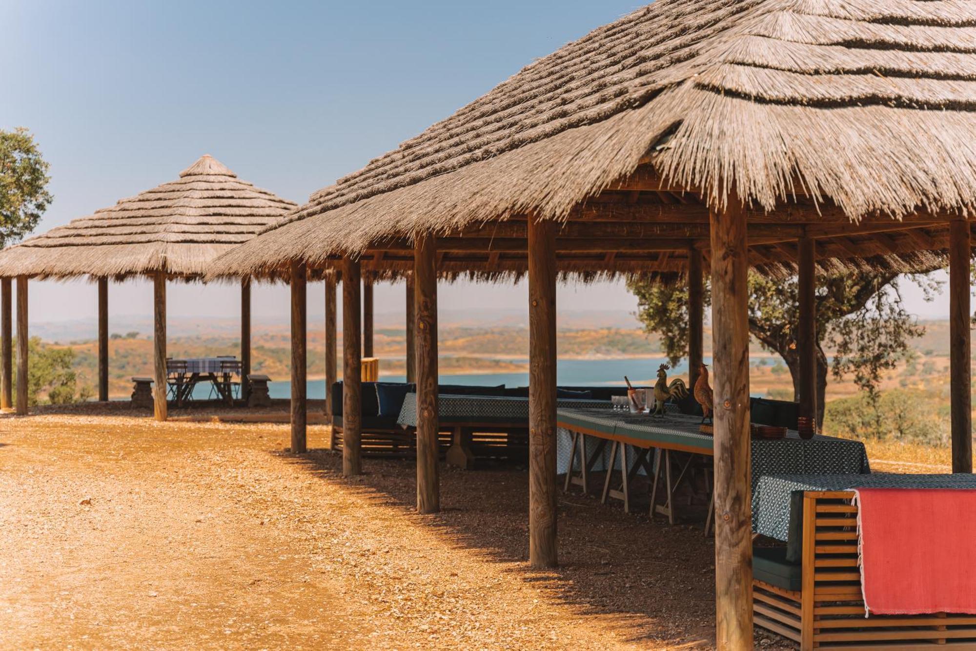 Hotel Vale Do Manantio à Moura Extérieur photo