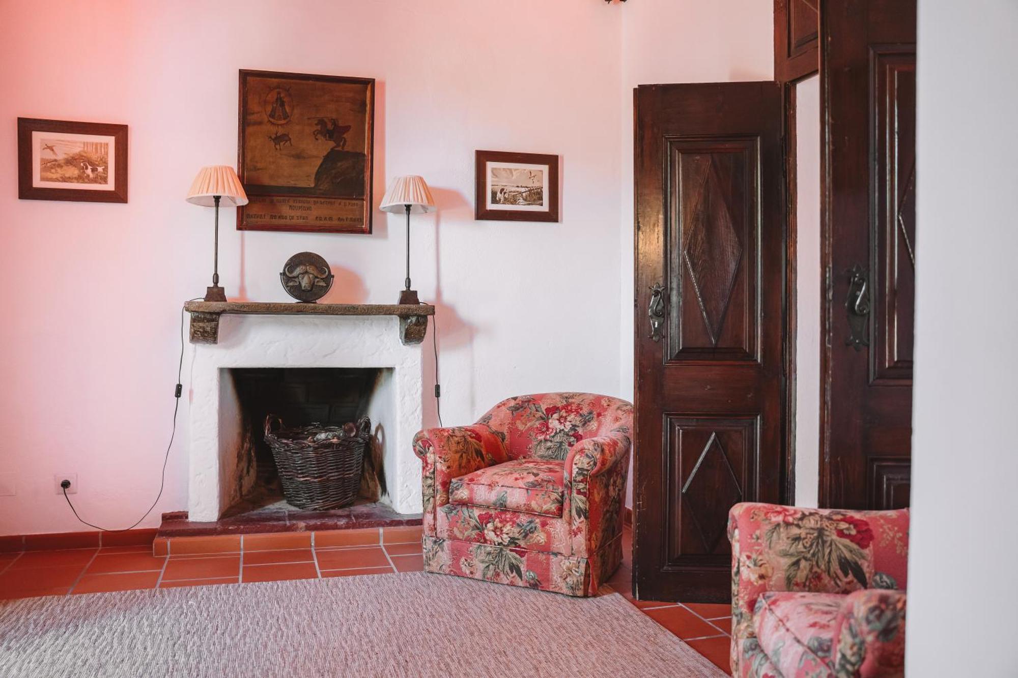 Hotel Vale Do Manantio à Moura Extérieur photo